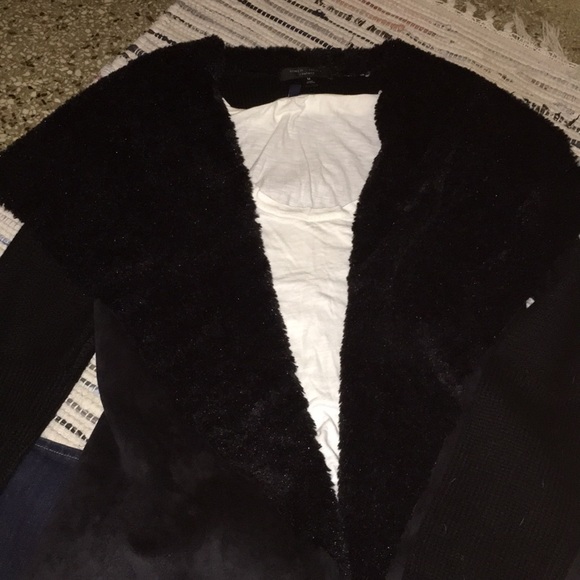 Romeo and Juliet shawl sweater - Picture 2 of 4